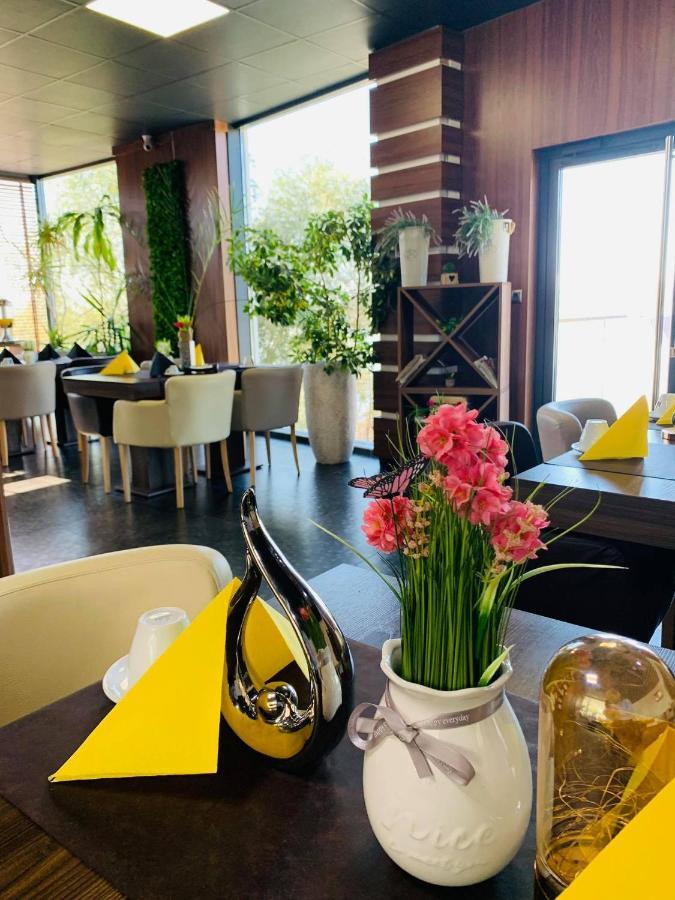 Acktion Deluxe Hotel Shumen Luaran gambar