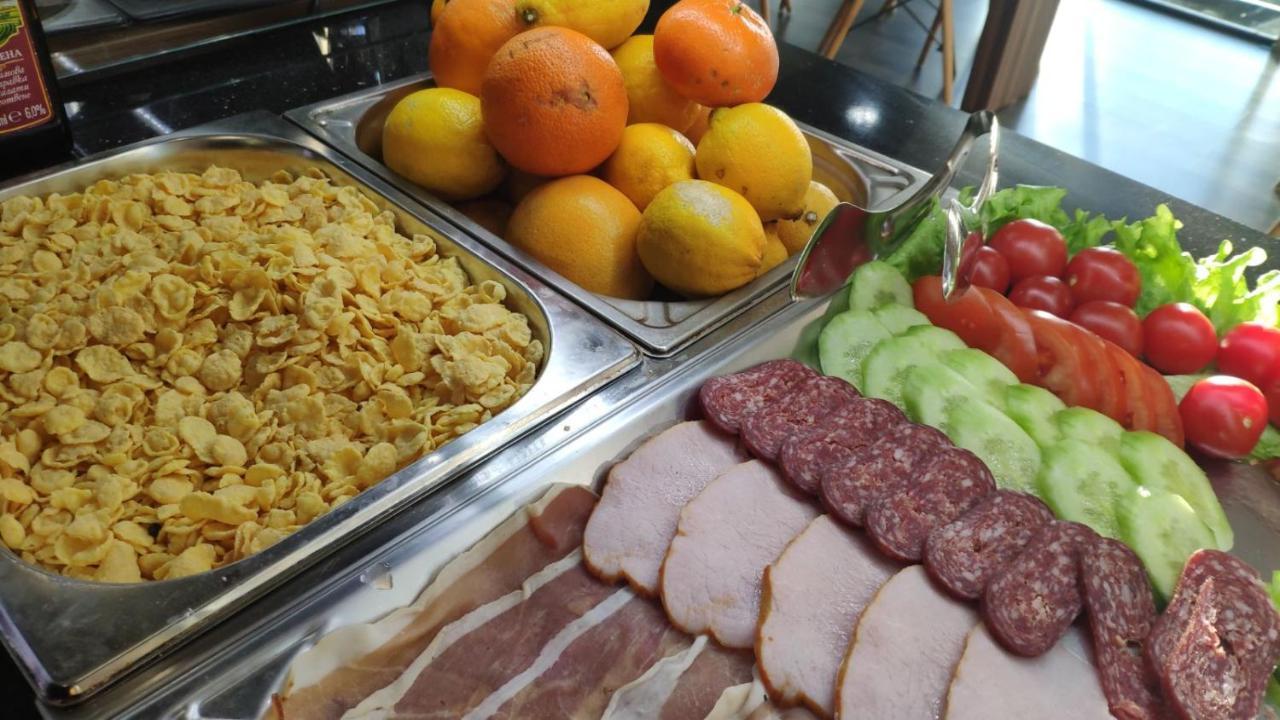 Acktion Deluxe Hotel Shumen Luaran gambar