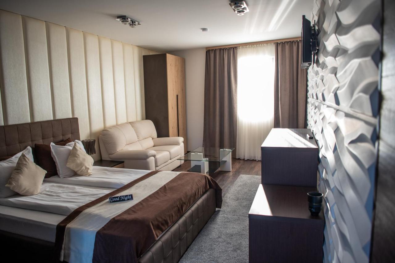 Acktion Deluxe Hotel Shumen Luaran gambar